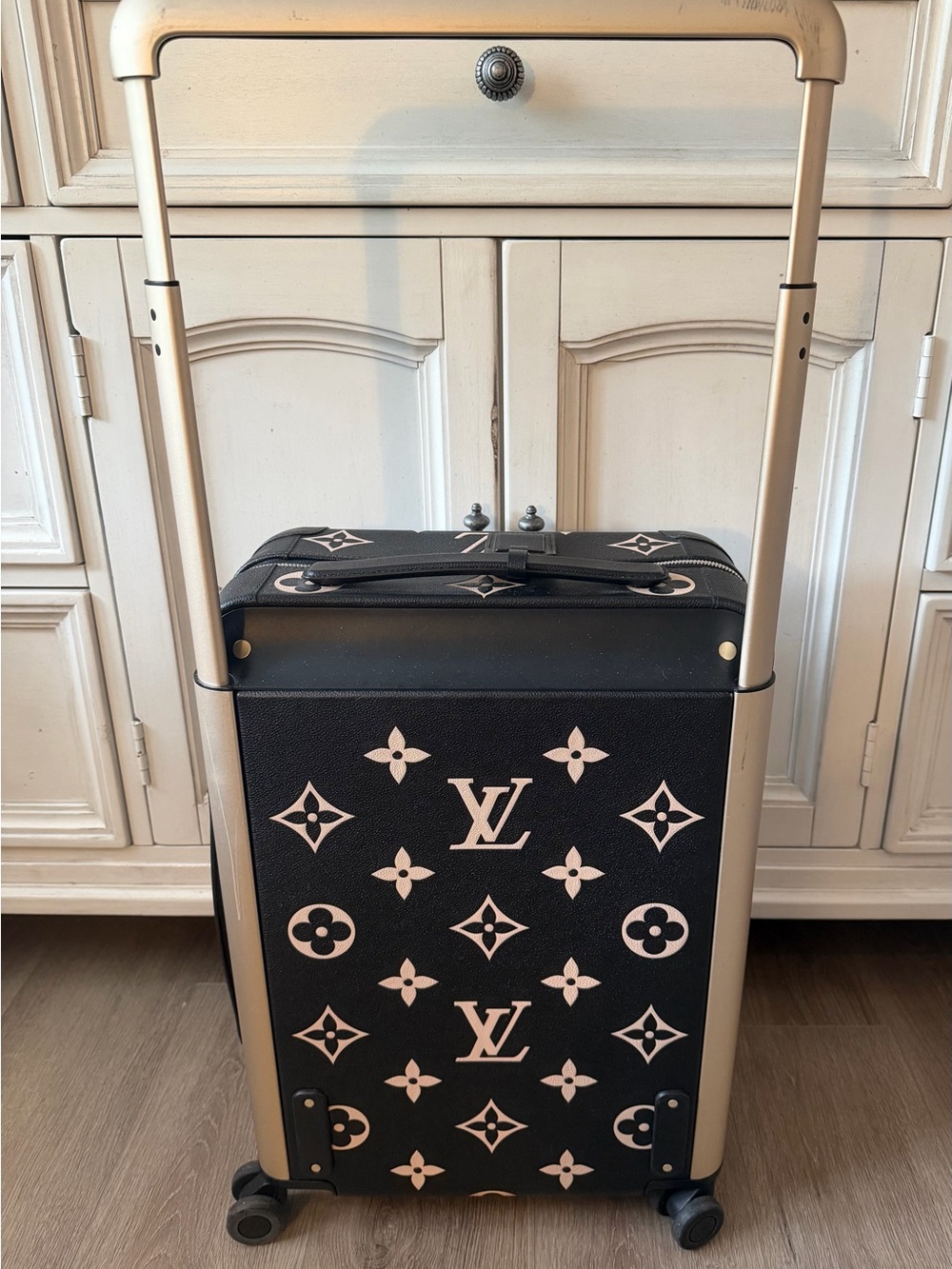 Louis Vuitton Black & Tan Horizon 55 Suitcase - Picture 2 of 3